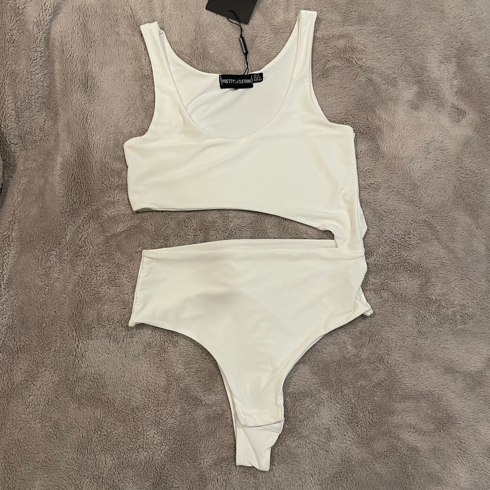 Prettylittlething White Cut Out Bodysuit Tank Top Shirt PLT